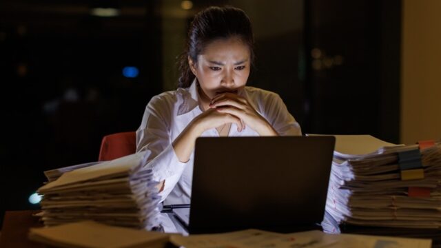 【20代・30代向け】コンサルは激務？残業時間や働き方の実態と転職のコツを徹底解説